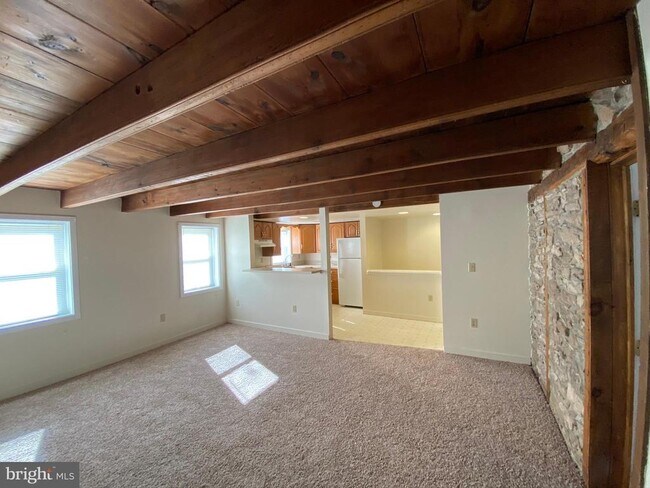 Building Photo - 4295 Point Pleasant Pike