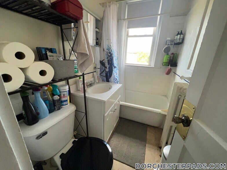 Building Photo - 127 Washington St