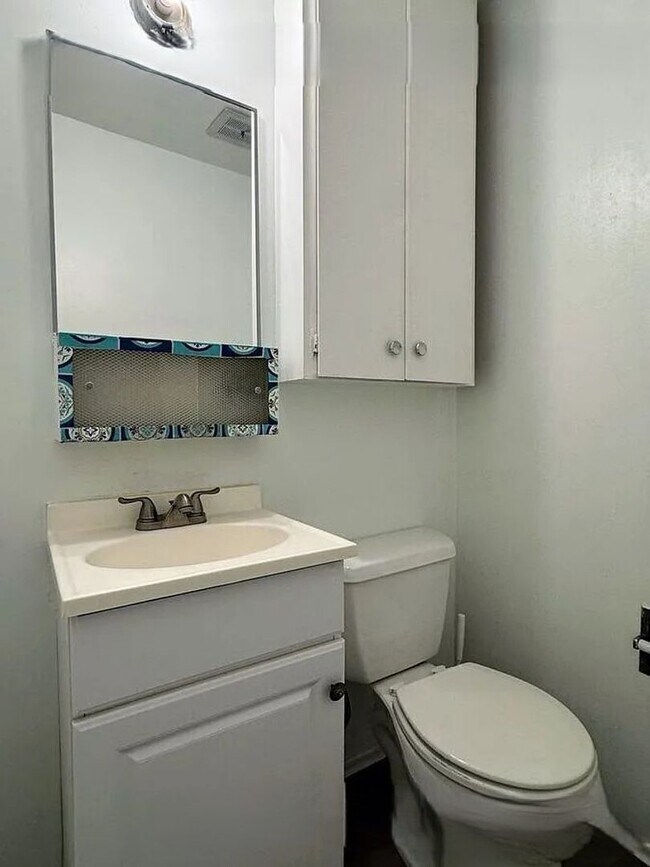 Building Photo - ar14000