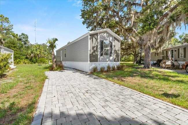 Primary Photo - 11240 N Northwood Dr