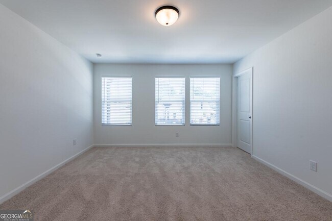 Building Photo - 5542 Highland St