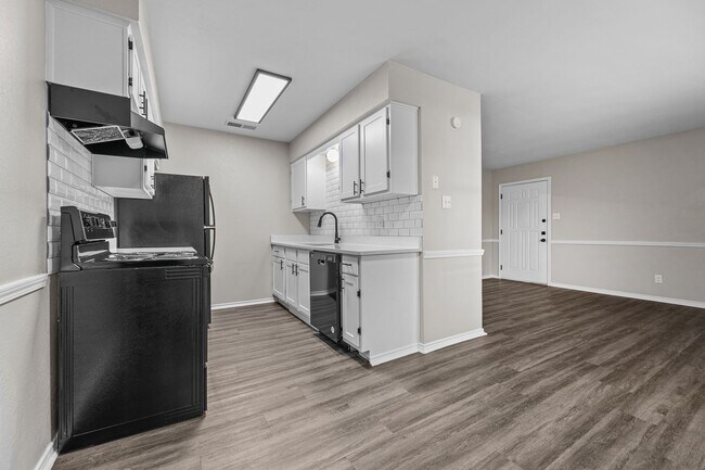 Building Photo - Our Renovated 2 Bedroom, 1 Bath is Waiting...