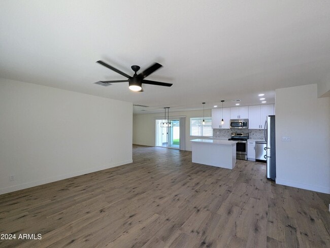 Building Photo - 121 N Flint Cir