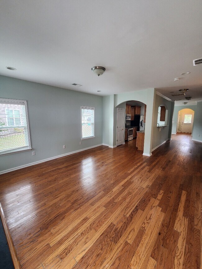 Building Photo - 3639 White Wing Cir