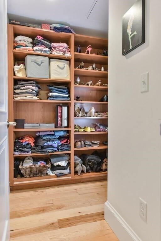 Building Photo - 9 Appleton St