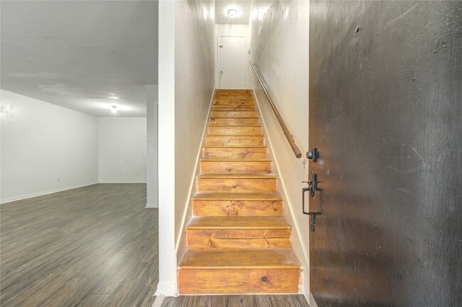 Building Photo - 6723 Tarnef Dr