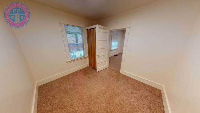 Building Photo - Mt. Tabor Craftsman! Covered Front Porch & Fenced Backyard