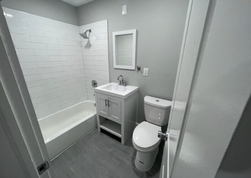 Building Photo - 544 Beachway Ave