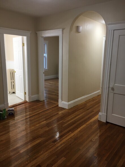 Building Photo - 30 Henry Ave