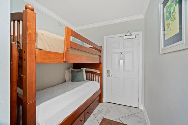 Building Photo - 14825C2 Front Beach Rd