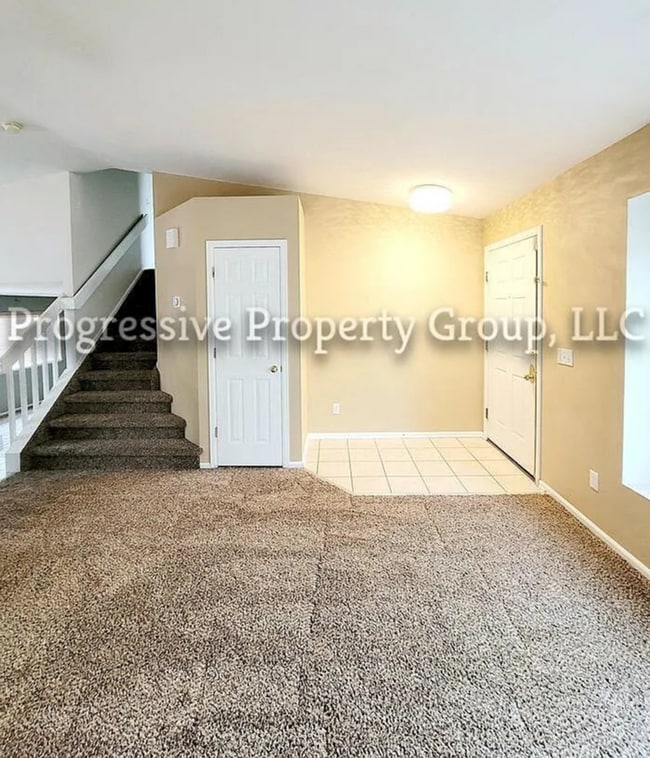 Building Photo - Beautiful 4-Bedroom Gem in the Heart of Briargate!