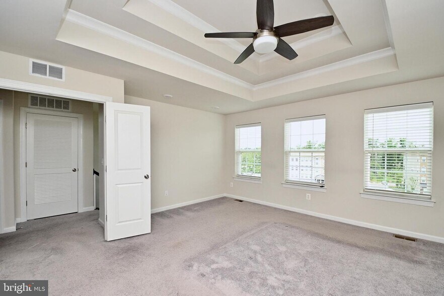 Building Photo - 5555 Lanteen St