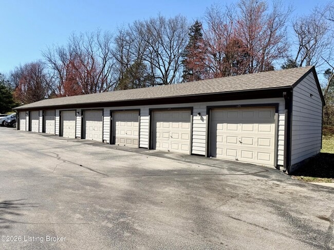 Building Photo - 10504 Southern Meadows