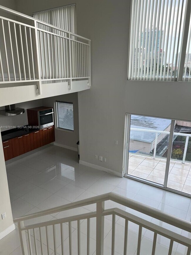 Building Photo - 1650 Brickell Ave