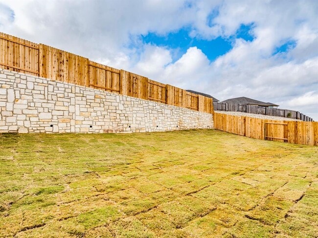 Building Photo - 227 Cathedral Mountain Dr