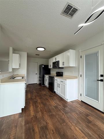 Building Photo - 765 Lowe Dr
