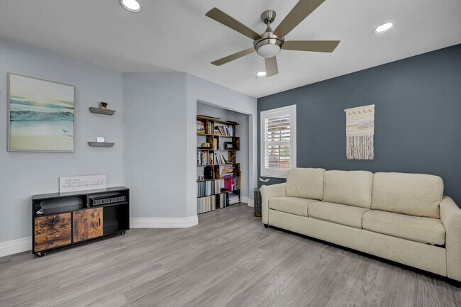 Building Photo - 1289 Vietti St