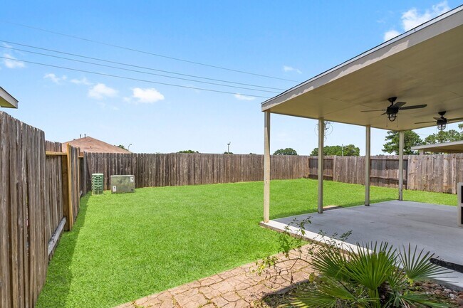 Building Photo - 2437 Aspen Dale Dr