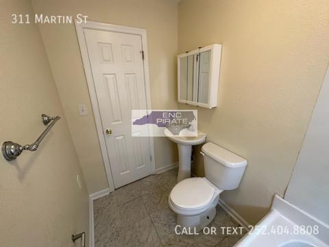 Building Photo - 311 Martin St