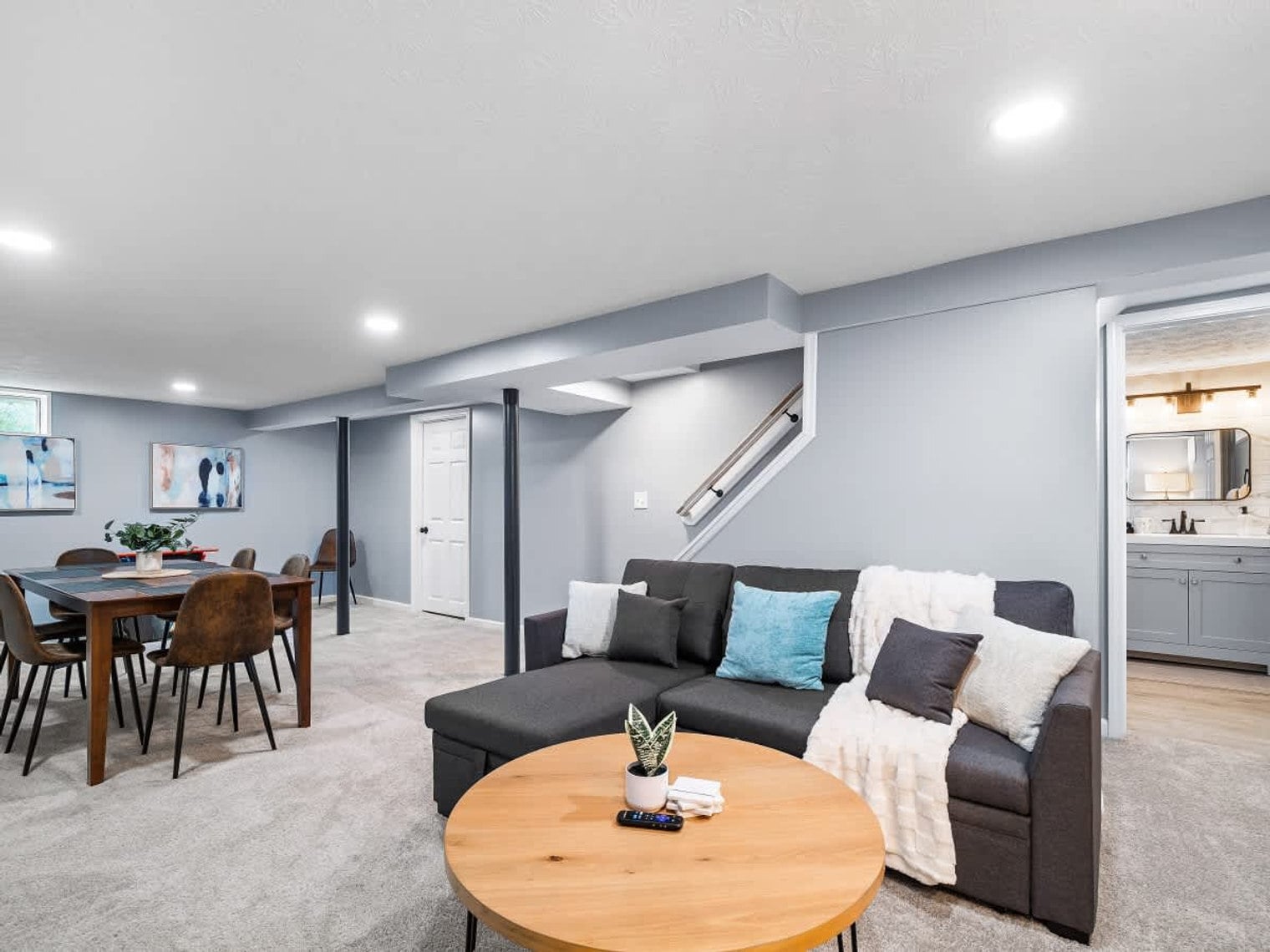 Building Photo - 1906 N Leavitt Rd