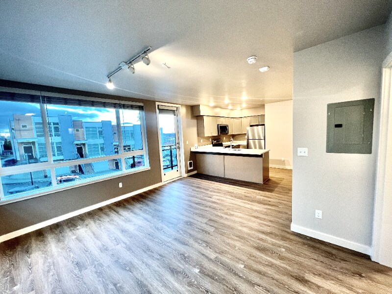 Building Photo - 2330 Yakima Ct