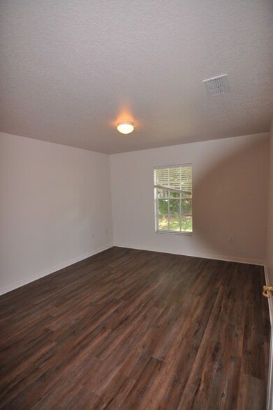 Building Photo - 6775 Dairy Rd