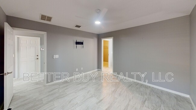 Building Photo - 138 Pine Grove Dr