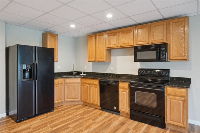 Building Photo - 620 Bristol Dr
