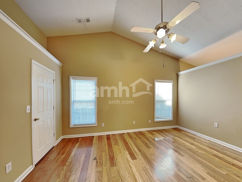 Building Photo - 3668 Jackson Bluff Dr