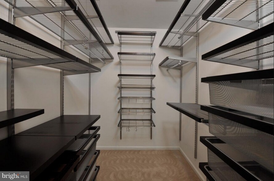 Building Photo - 10152 Marshall Pond Rd