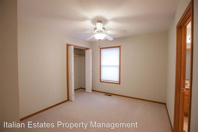 Building Photo - 3 br, 2.5 bath House - 600 Highland Ridge