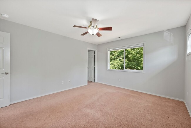 Building Photo - Charming 3-Bed Craftsman in DuPont | Trail...
