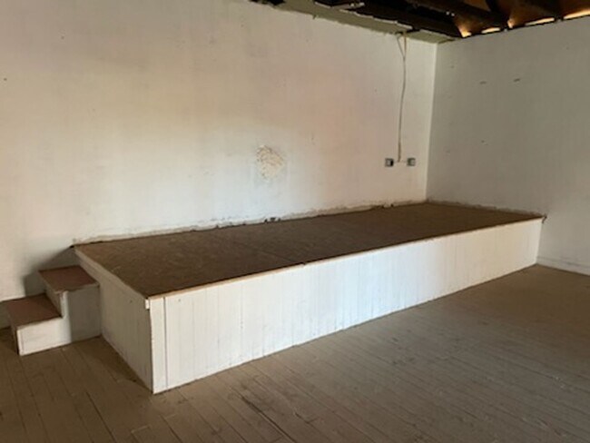 Building Photo - Single Family Home in Fredrick | Avail. Oc...