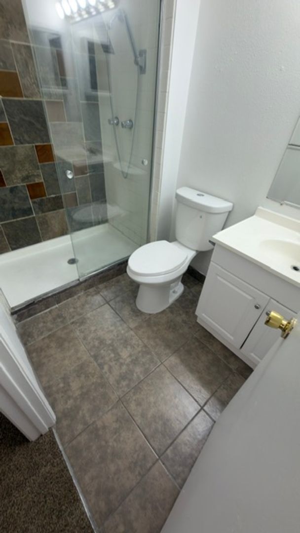 Building Photo - 4295 Sunnyview Ct