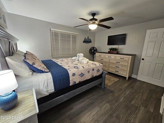 Building Photo - 62 Rivershore Dr