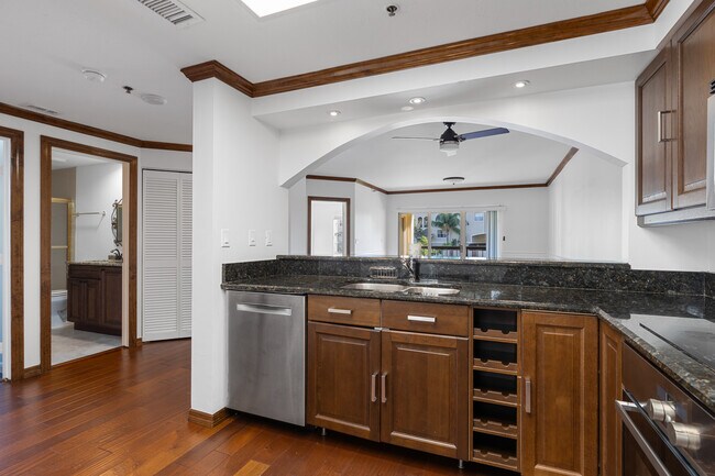 Building Photo - 1000 S Harbour Island Blvd