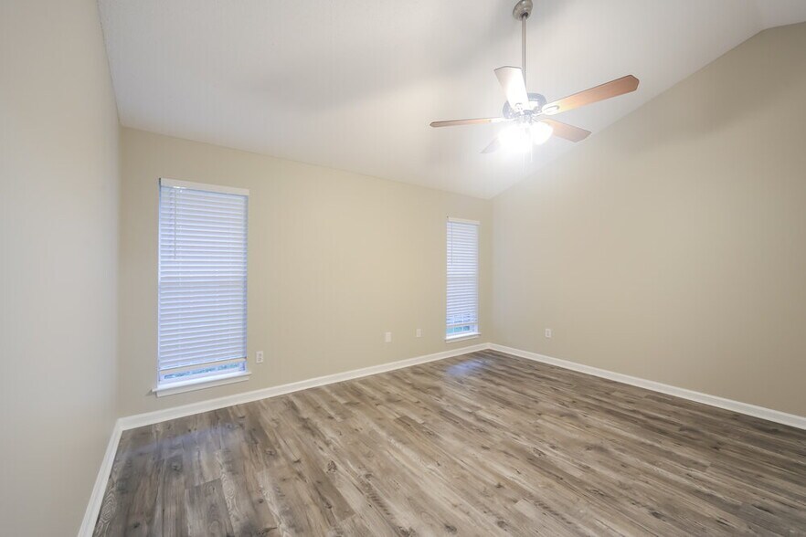 Building Photo - 5755 Kuykendall Dr