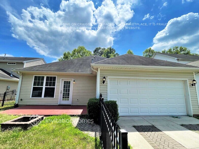 Building Photo - 15506 Carrington Ridge Dr