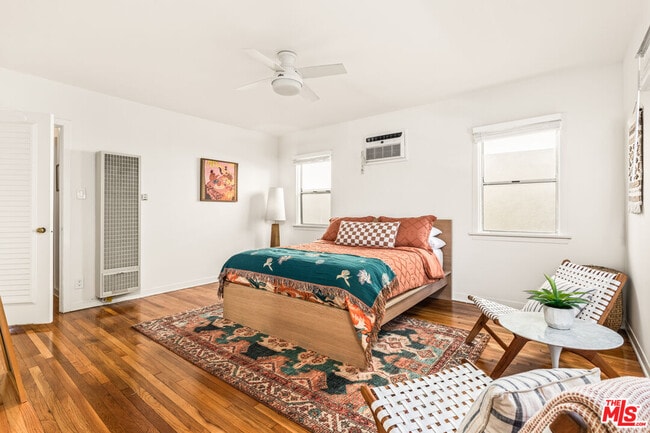 Building Photo - 329 S Reeves Dr