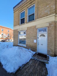 Building Photo - Duluth MN - 4 Bed - 2 Bath