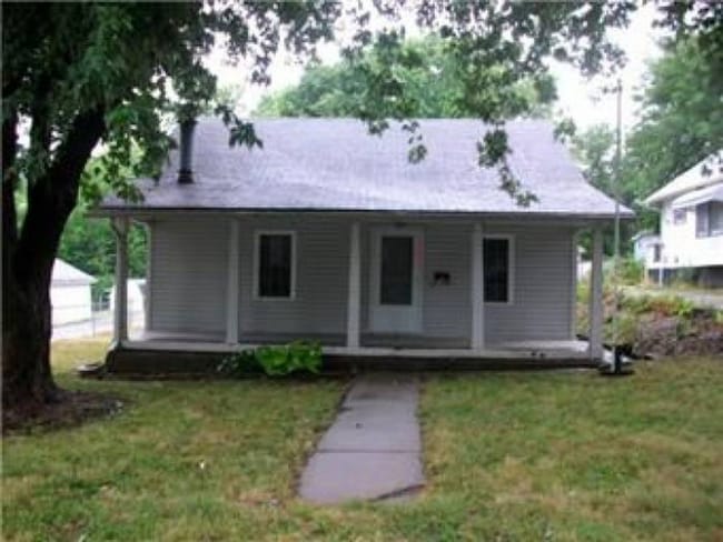 Building Photo - 106 N Huttig Ave