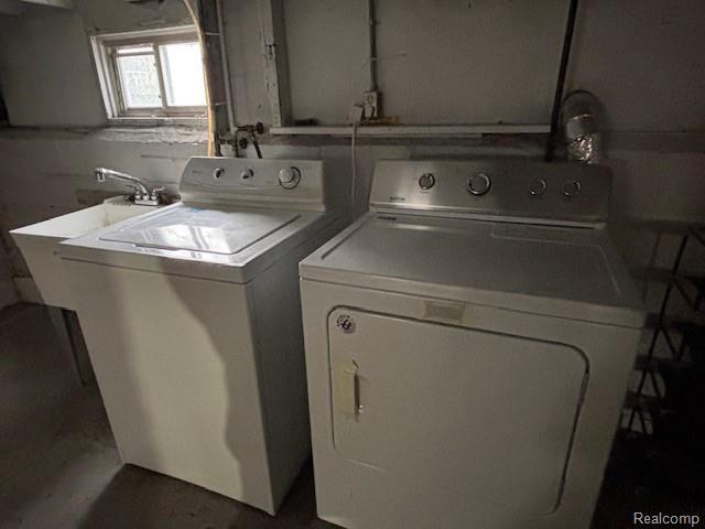 Building Photo - 916 Owana Ave