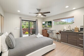 Building Photo - 30 Moondance Ln