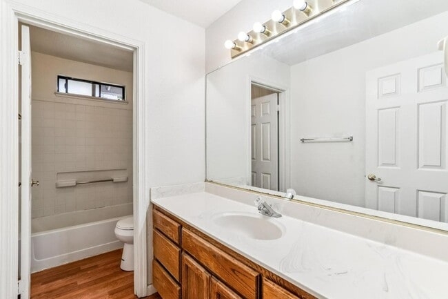 Building Photo - 2410 Lincoln Blvd