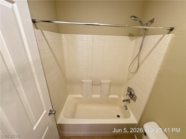 Building Photo - 3373 Osiana Ave