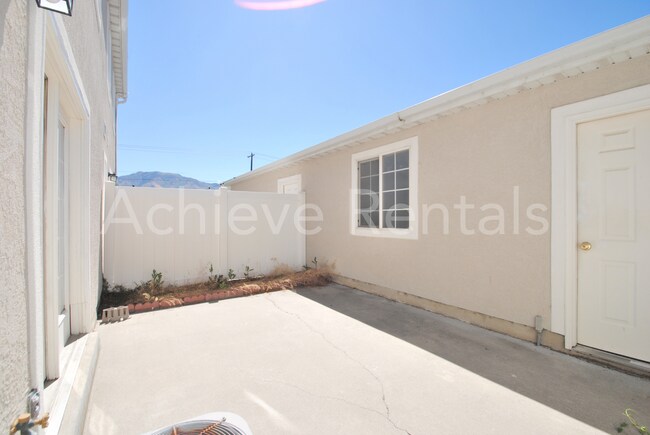 Building Photo - Yorkshire Village Townhome | Clubhouse & Basketball Court
