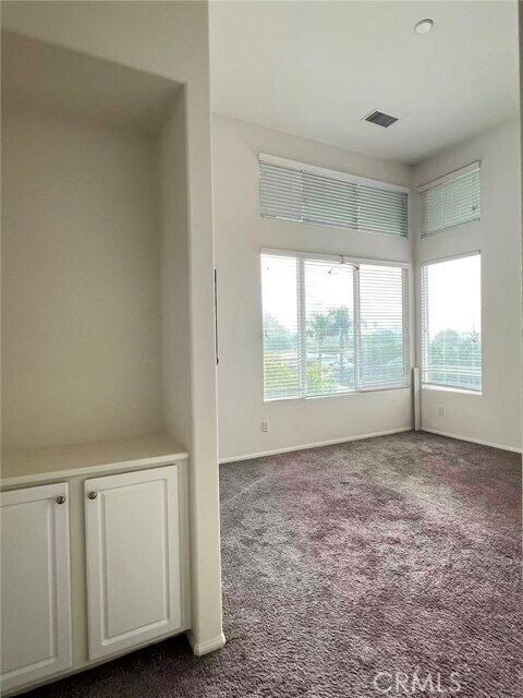 Building Photo - 422 W Rte 66