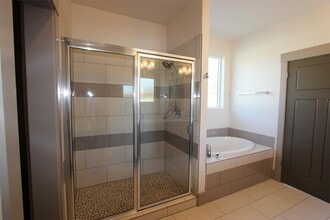 Building Photo - 1271 E Lone Creek Dr