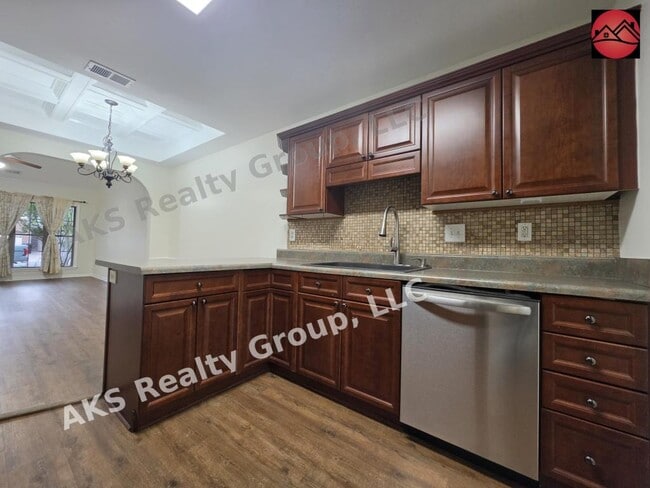 Building Photo - 6116 Townley Way