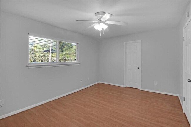 Building Photo - 8868 Kempwood Dr